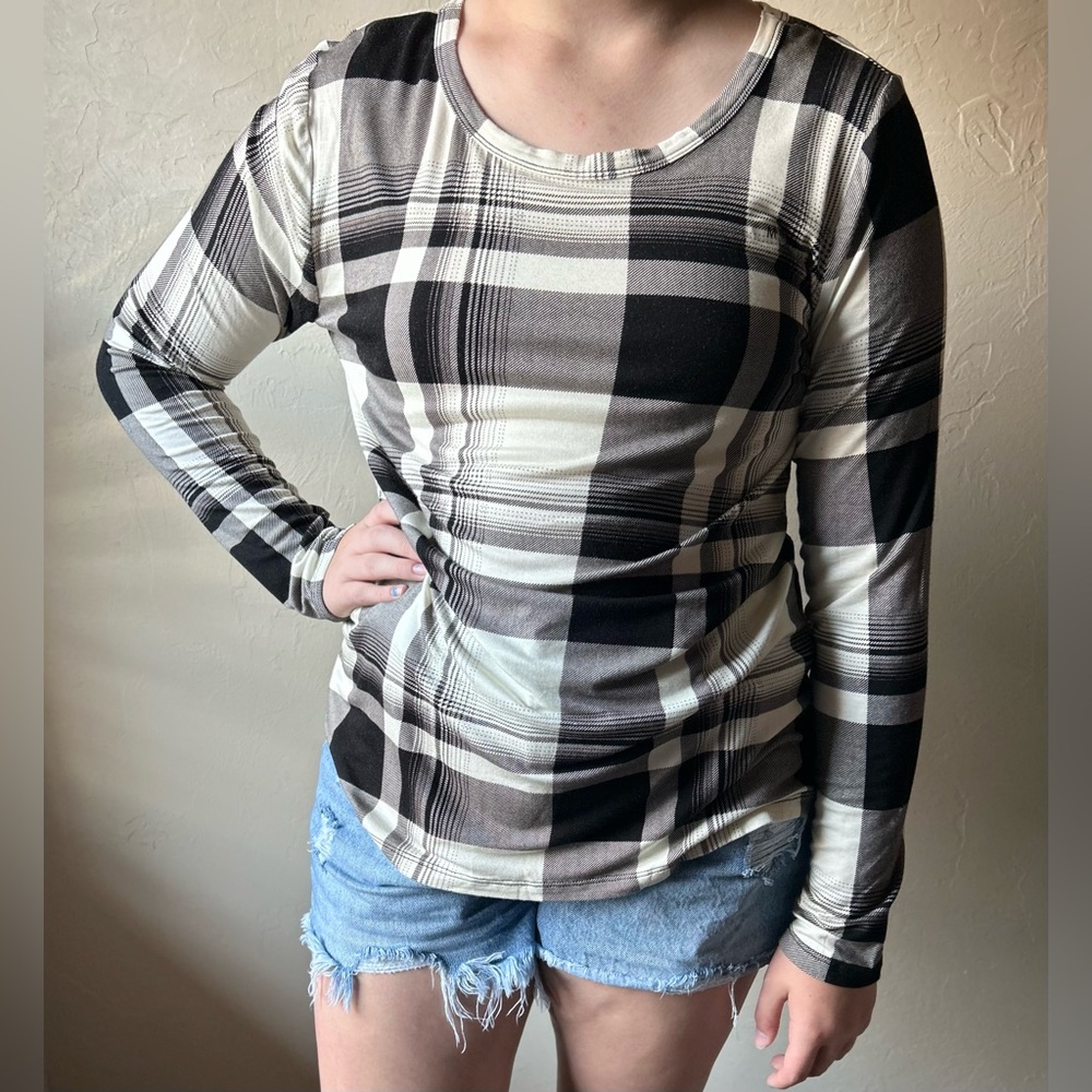 🆕 Maurice’s Perfect Plaid Black and White Long Sleeve Top | Medium